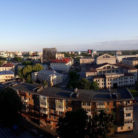 Чудова Квартира В Центрі Міста Rivne Esterno foto