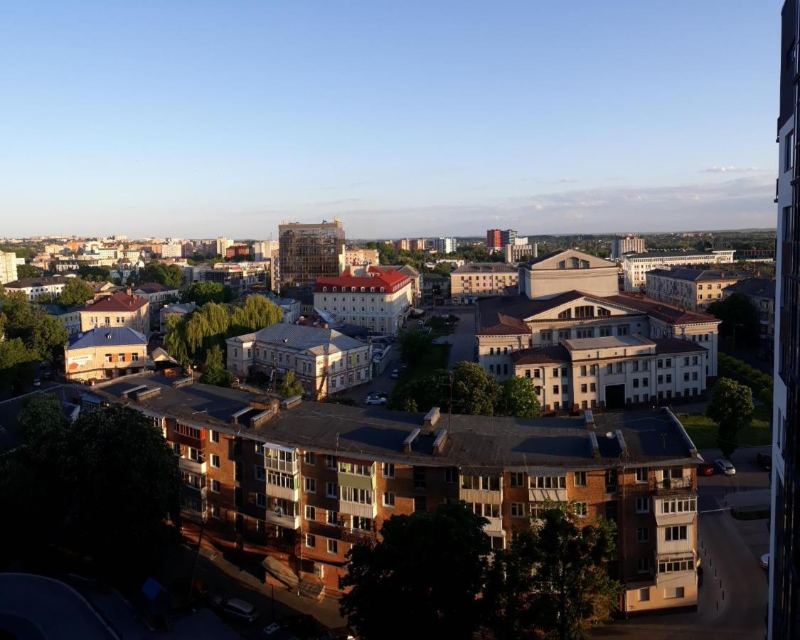 Чудова Квартира В Центрі Міста Rivne Esterno foto